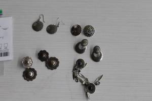 Lot of (5 pair) Womens Earrings