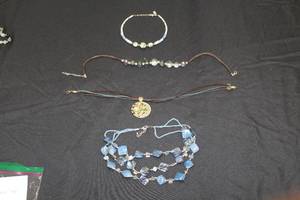 Lot of (4) Womens Necklaces