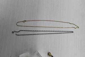 Lot of (2) Womens Necklaces 16