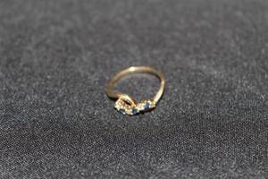 Womens 4 Round Diamonds3  Commercial Blue Sapphires 10K Gold Ring Size 3