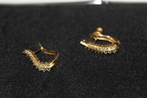 Womens 18 Round Diamonds 14K Gold Earrings