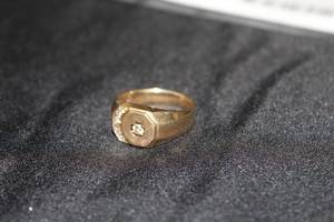 7 Round Diamonds 14K Gold Ring Size 11-12