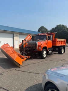 1990 Ford L8000 2-Door Commercial Plow Truck