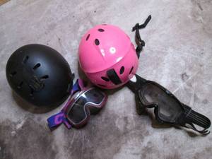 Red Trace II Go-pro helmet with Oak...