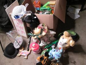 Lot of larger interactive toy anima...