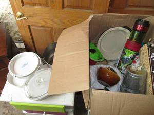 Kitchenware lot with stone bakeware...