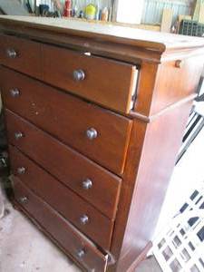 Aspen Home Cherry tone wood 5-drawe...