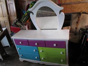 Very colorful Childrens 7-drawer D...