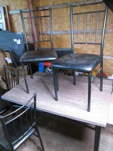 Black tubular metal framed kitchen ...