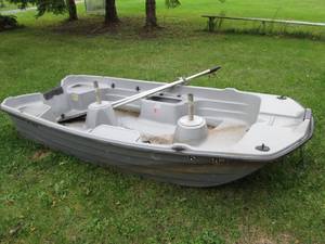 1997 BassTender 10.2 Lightweight Fishing...