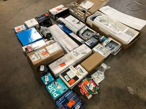 Lot f Mixed Faucets and Bathroom Items Various Models and Conditions