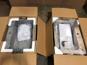 Lot of 2 Mixed Kitchen Sinks  Customer Returns See Terms on Auction