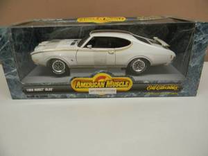 ERTL COLLECTIBLES -  AMERICAN MUSCLE COLLECTORS EDITION - 118 SCALE - DIE CAST METAL - 1969 HURST OLDS NICE PIECE - NEW IN BOX - SEE PICTURES
