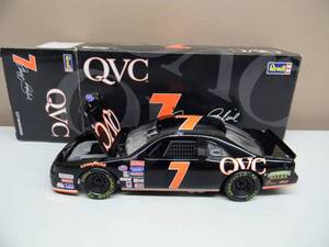 REVELL - 124 DIE CAST - QVC #7 GEOFF BODINE - NICE PIECE SEE PICTURES