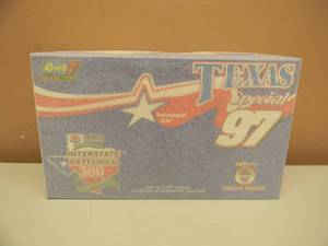 REVELL COLLECTION - TEXAS SPECIAL 97 - 124 DIE CAST - 1997 CHEVROLET MONTE CARLO  - NICE PIECE NEW IN BOX - SEE PICTURES - COA
