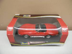 REVELL 118 SCALE - DIE CAST METAL - 1969 RED CORVETTE CONVERTIBLE COOL PIECE - NEW IN BOX - SEE PICTURES