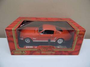 MIRA - GOLDEN LINE COLLECTION 118 SCALE DIE-CAST METAL - 1965 FORD MUSTANG COOL PIECE - NEW IN BOX - SEE PICTURES
