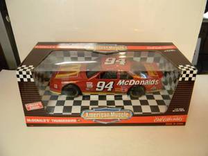 ERTL AMERICAN MUSCLE COLLECTORS EDITION 118 SCALE - DIE CAST METAL - MC DONALDS THUNDERBIRD - COOL PIECE - NEW IN BOX - SEE PICTURES