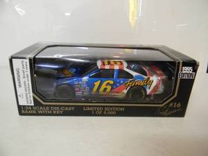 RACING CHAMPIONS 124 SCALE LIMITED EDITION 1995 1 of 5000 -  TED MUSGRAVE #16 FAMILY CHANNEL THUNDERBIRD - NEW IN BOX - GREAT PIECE - SEE PICTURES