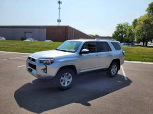 Low Mileage 2016 Toyota 4Runner SR5 Sport 4WD 4.0L V6 One Owner