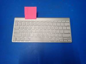 Apple A1314 Wireless Keyboard