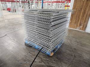 lot 300 image: Lot of (4) Wire Racks