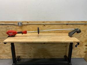 lot 69 image: MILWAUKEE 2725-20 M18 Fuel 18-Volt Lithium-Ion Brushless Cordless String Trimmer (Tool Only)