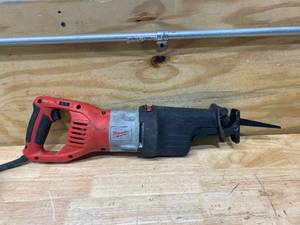 lot 90 image: MILWAUKEE 15 Amp 1-14 in. Stroke Orbital SUPER SAWZALL Reciprocating Saw