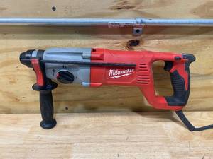 lot 91 image: MILWAUKEE 8 Amp Corded 1 in. SDS D-Handle Rotary Hammer