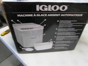 Igloo 33-Lb Ice Maker - Silvertone ...