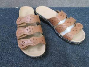 Size 6 Slides...