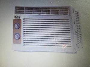 BLACKDECKER 5000 BTU Window Air Co...