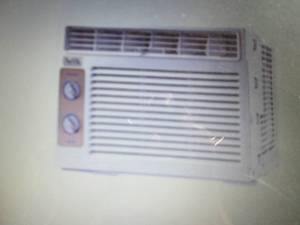 BLACKDECKER 5000 BTU Window Air Co...