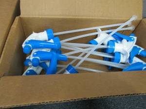 2- 12 pks Sprayer Heads for 32 oz B...