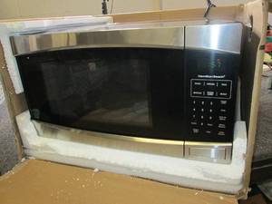 lot 13 image: Hamilton Beach 1.6 Cu. Ft. 1000-Wat...