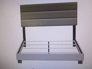 lot 38 image: Accent Napoli Leather-Look Bed - Fu...