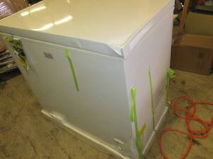 lot 62 image: BLACKDECKER 7 Cu. Ft. Chest Freeze...
