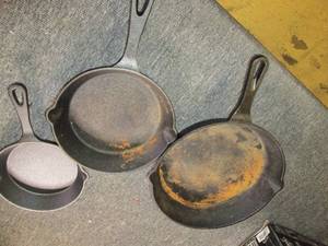lot 74 image: megachef 3 piece preseasoned cast ir...