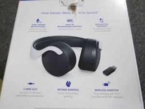 lot 80 image: (lb) PlayStation 5 PULSE 3D Wireles...