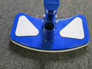 lot 98 image: Aqua First Deluxe Weighted Pool Vac...