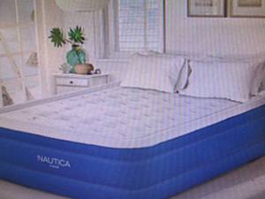 lot 107 image: Nautica Home Support Aire 18 Pillo...