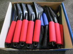 lot 190 image: case of 24 ice scrapers...