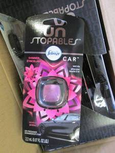 lot 200 image: 8 new febreeze unstoppables car air fresheners
