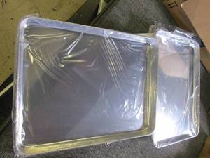 lot 216 image: set of 2 new baking pans ...