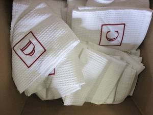 lot 250 image: box of towels ...