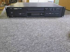 lot 276 image: tascam cd-200 professional cd playe...