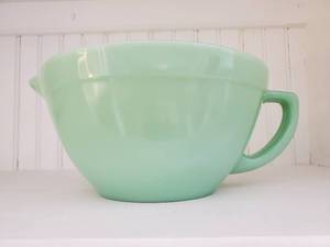 Vintage Jadite Fire-King Mixing Bowl With Spout