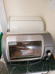 Vintage Bread Box And Hamilton Beach Easy Reach Toaster Over