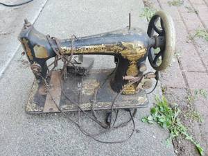 Vintage Singer Sewing Machine