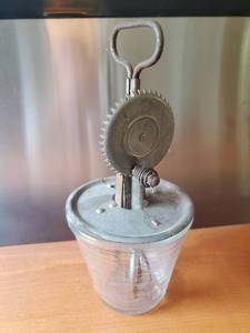 Old Hazel Atles Measuring Cup With A&J Beater